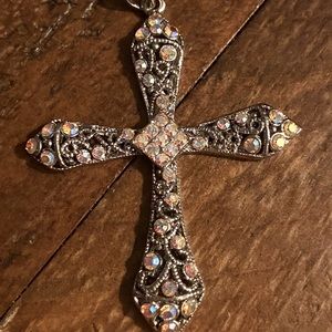 🌺 Cross with white and clear stones